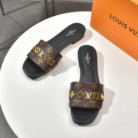 New V logo sandals XC16060502
