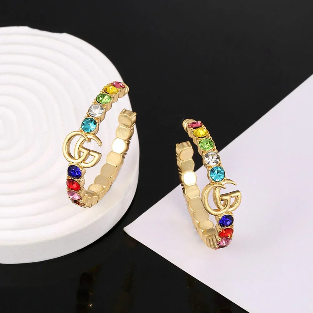 Luxurious and versatile earrings 1024071926