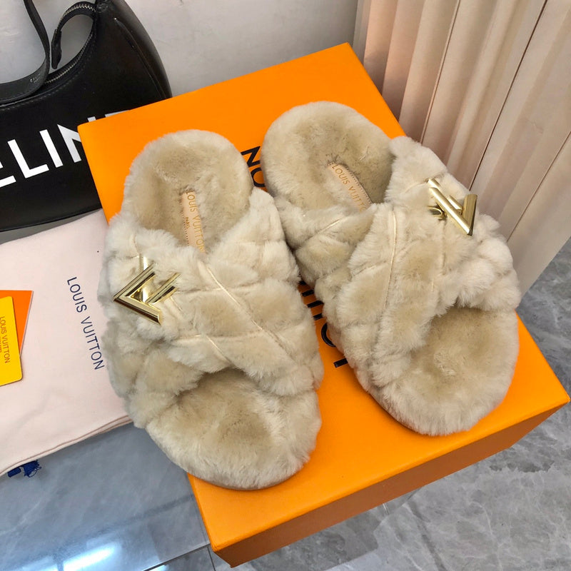 24 V Fluff Fashion Slippers 0424082807