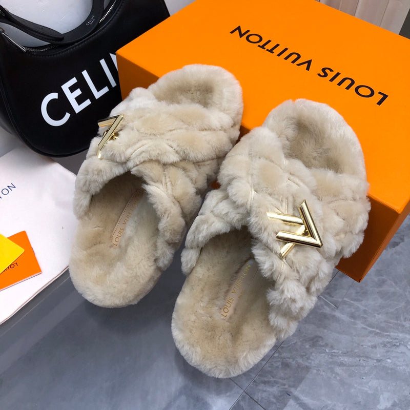 24 V Fluff Fashion Slippers 0424082807