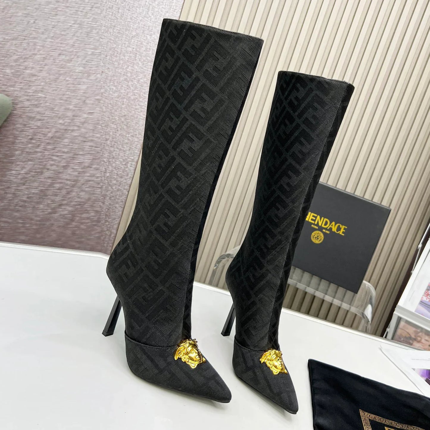 New fashionable long boots 1024102403