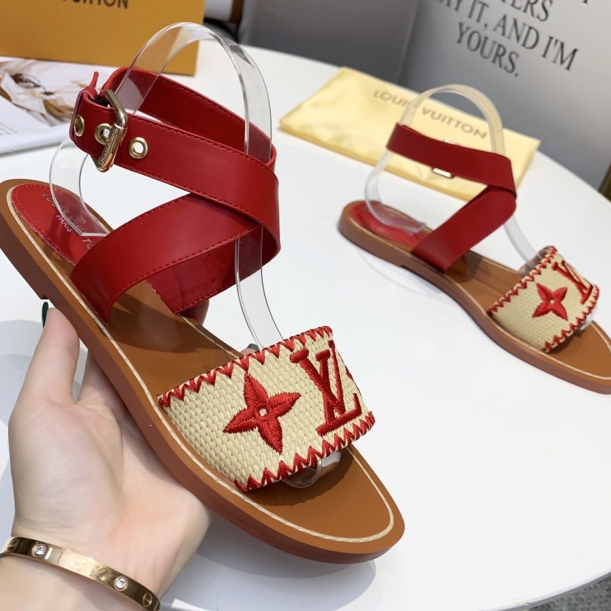 Trendy retro sandals PD10041129