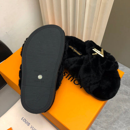 24 V Fluff Fashion Slippers 0424082807