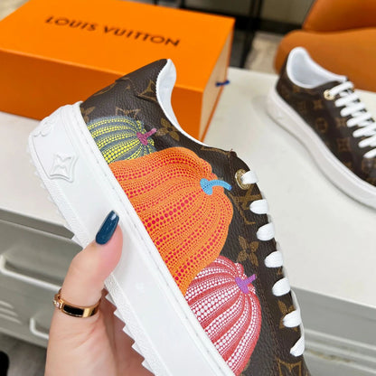 2023 new fashion brown graffiti V logo sneakers XC0404038