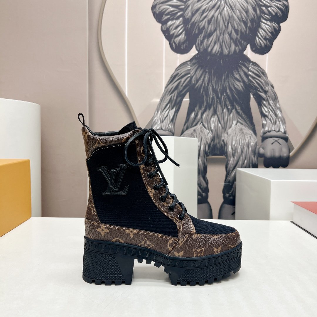 Fashion New Mid Length Thick Soled Martin Boots 1023120512