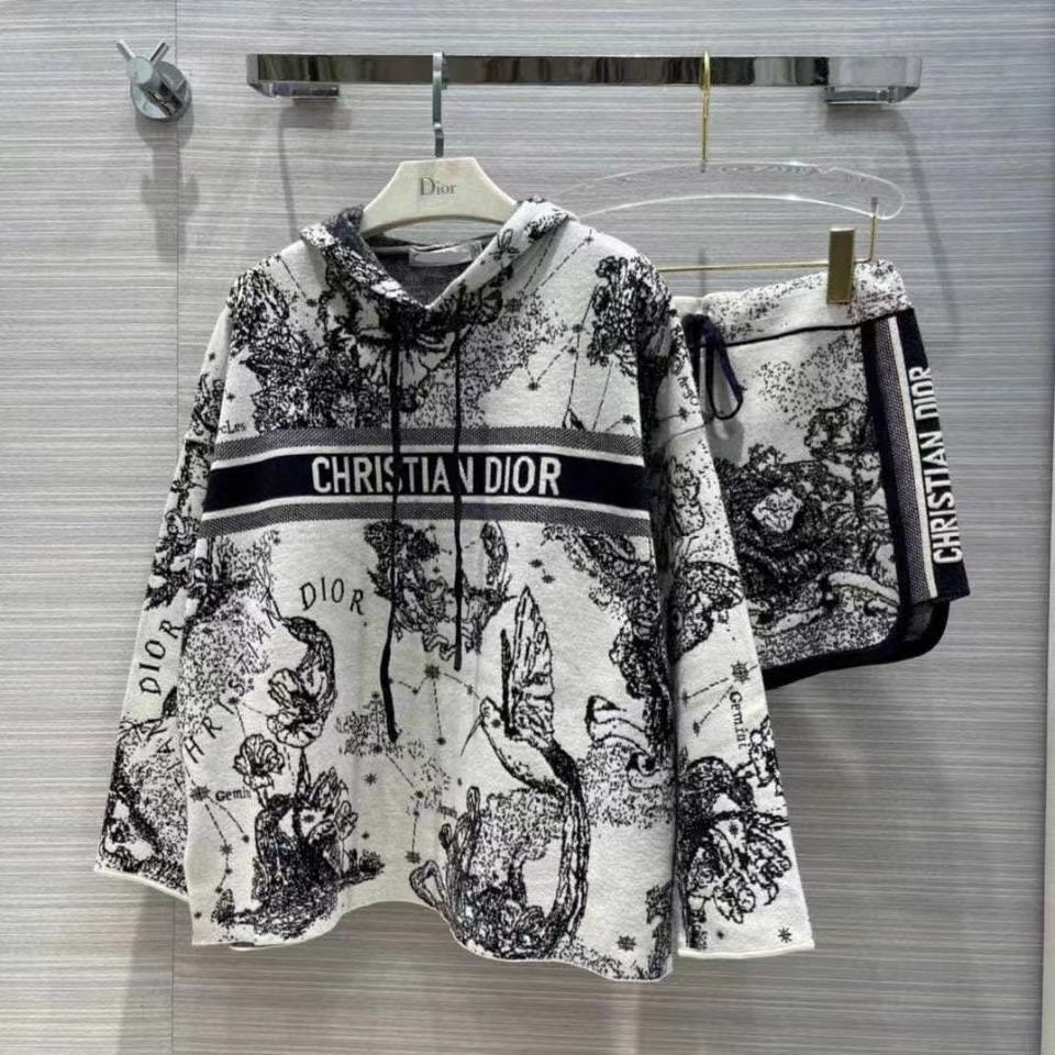 Early spring new fashion hooded sweater shorts suit