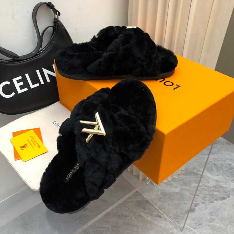 24 V Fluff Fashion Slippers 0424082807