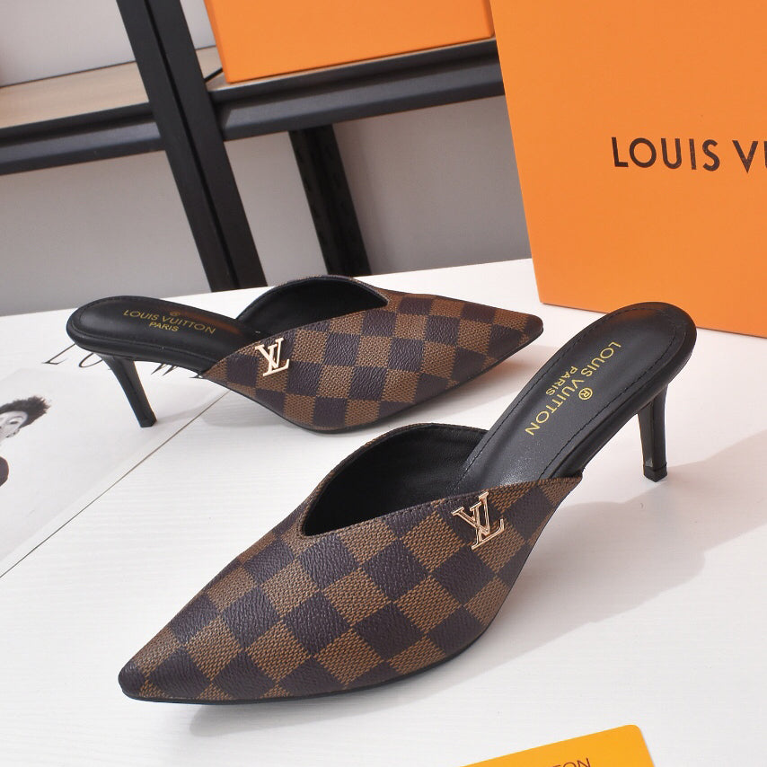 24 New Luxury L Arrow half-high heels sandals XC0424052805