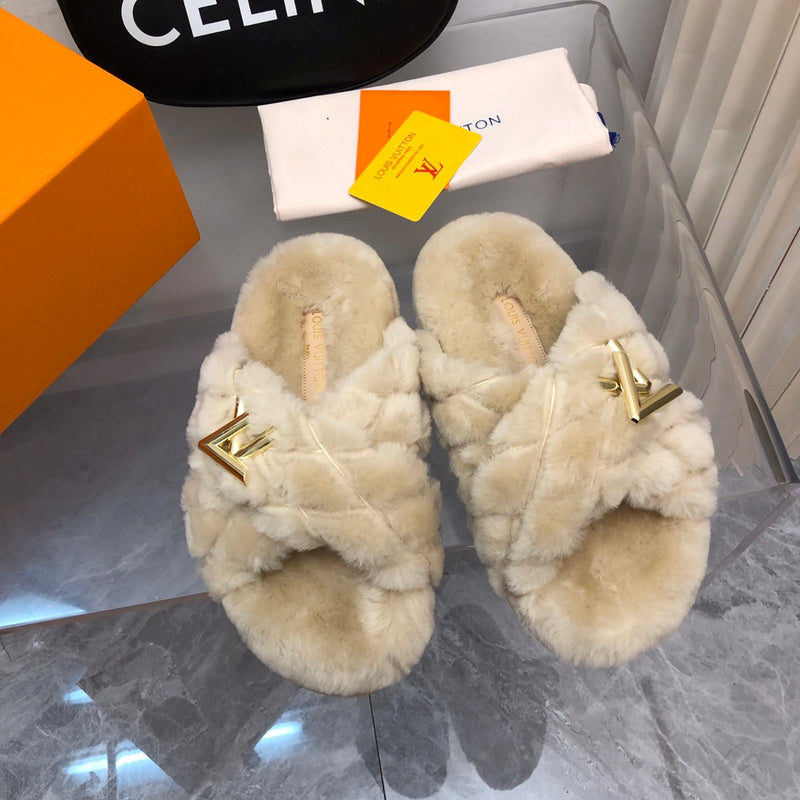 24 V Fluff Fashion Slippers 0424082807