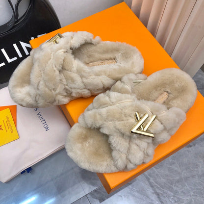 24 V Fluff Fashion Slippers 0424082807