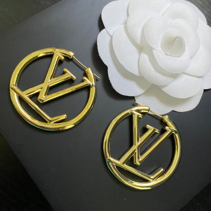 V Earrings Ear Stud 0425022402