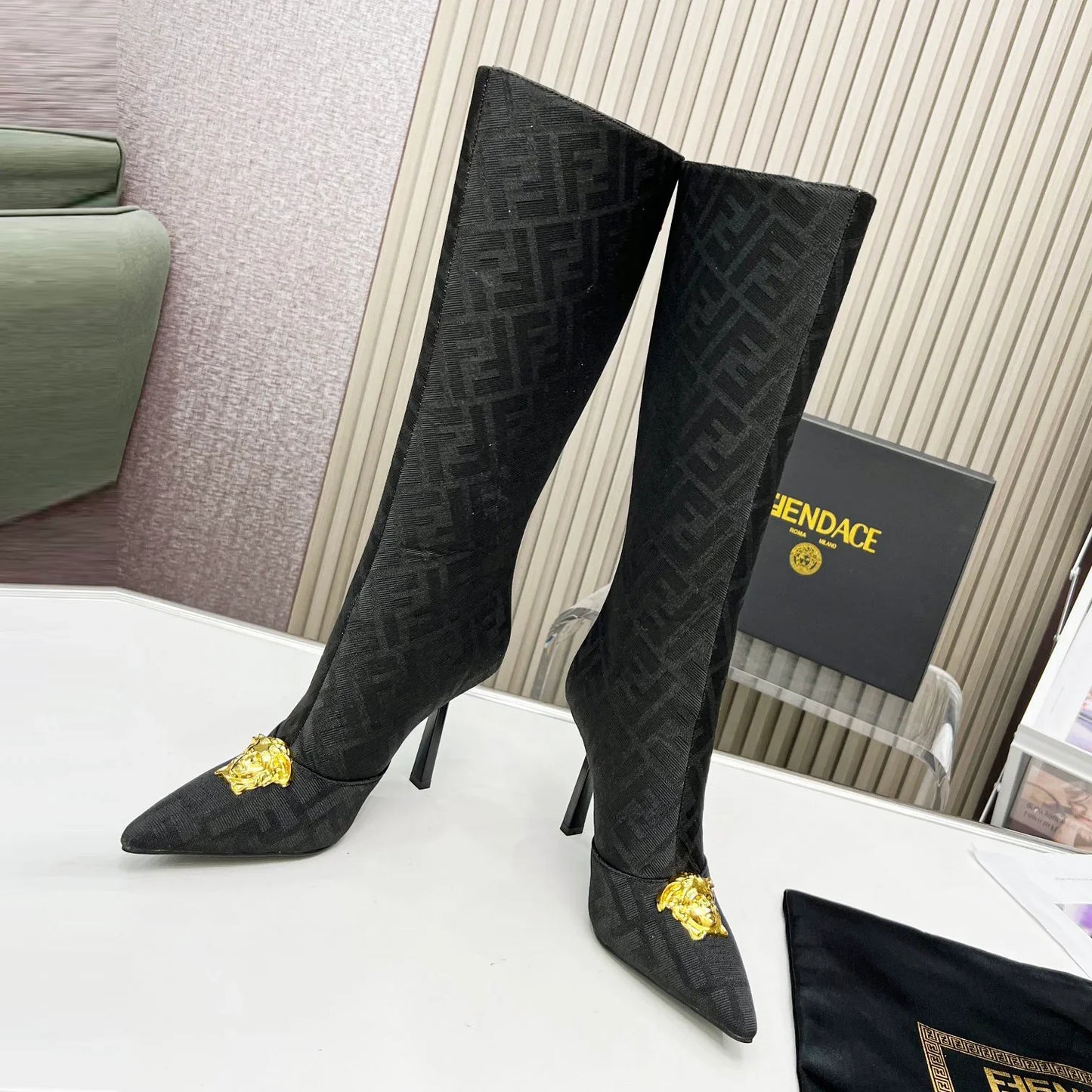 New fashionable long boots 1024102403