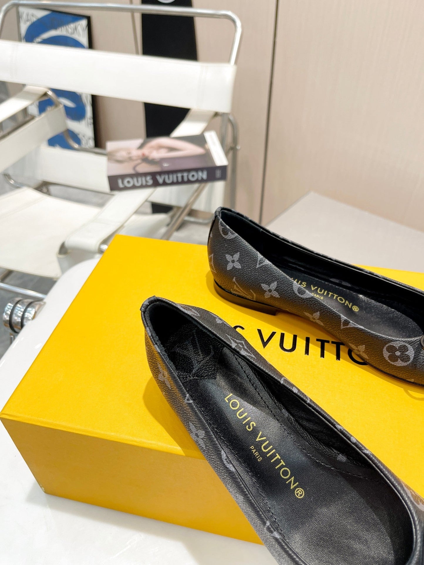 Classic logo bow embossed shallow flat shoes XC0424052815