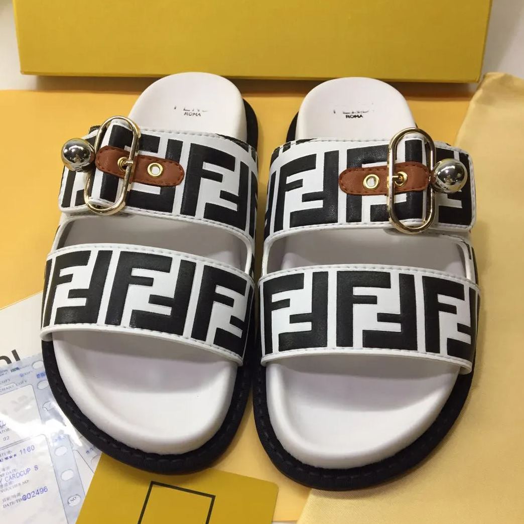 23 New Fashion Casual New Style Comfortable Slipers F032101