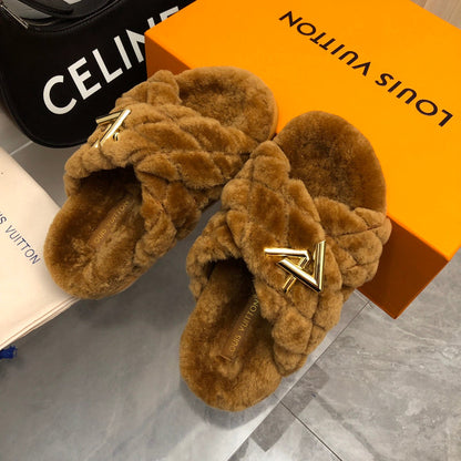 24 V Fluff Fashion Slippers 0424082807