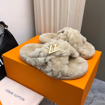 24 V Fluff Fashion Slippers 0424082807