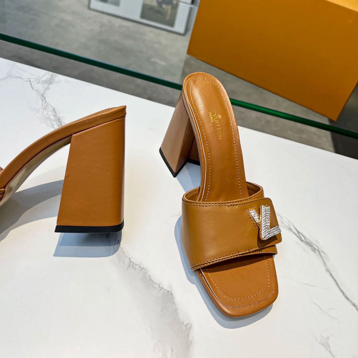 2023 spring and summer new heavy recommended all-match retro European high-heeled sandals slippers XC04062002