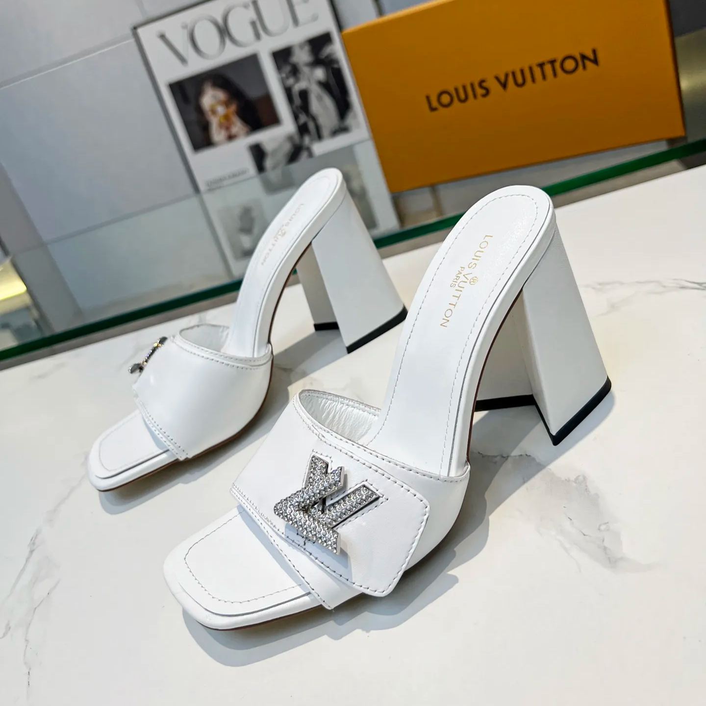 2023 spring and summer new heavy recommended all-match retro European high-heeled sandals slippers XC04062002