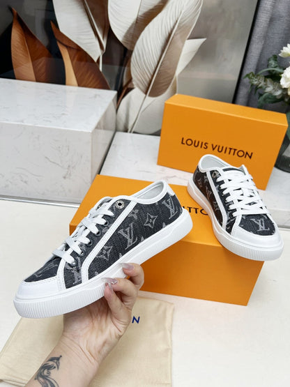 2025 Spring and Summer Multicolor V Print Ladies Casual Shoes XC042504016