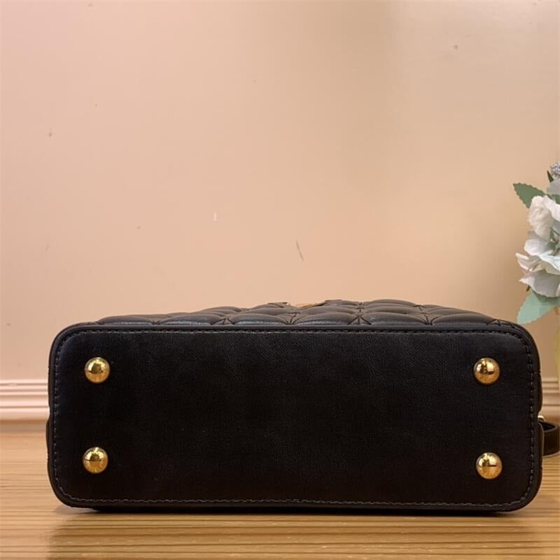 VL Capucines East-West Small Handbag 0424122306