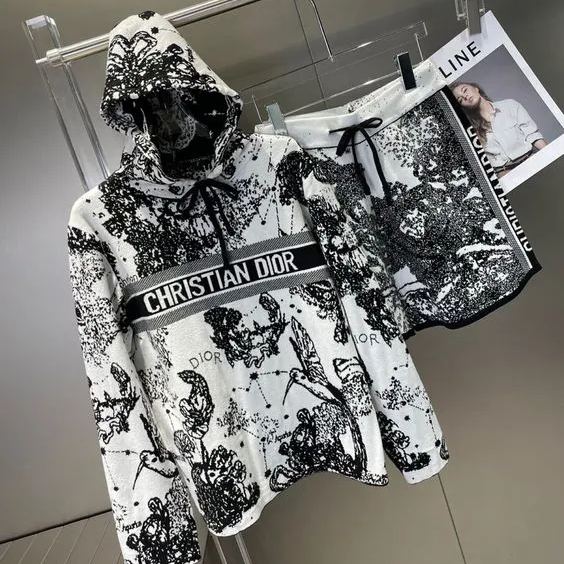 Early spring new fashion hooded sweater shorts suit