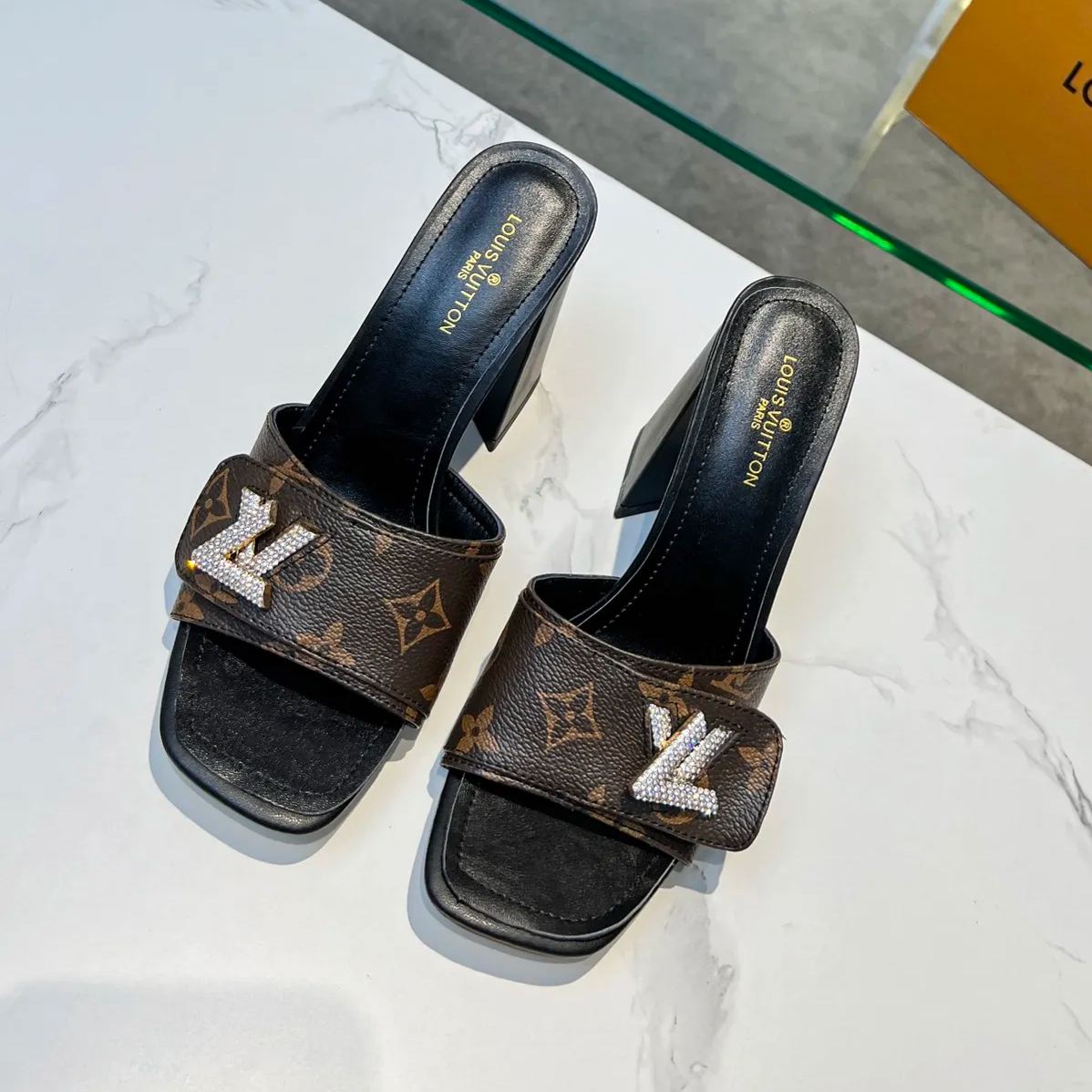 2023 spring and summer new heavy recommended all-match retro European high-heeled sandals slippers XC04062002