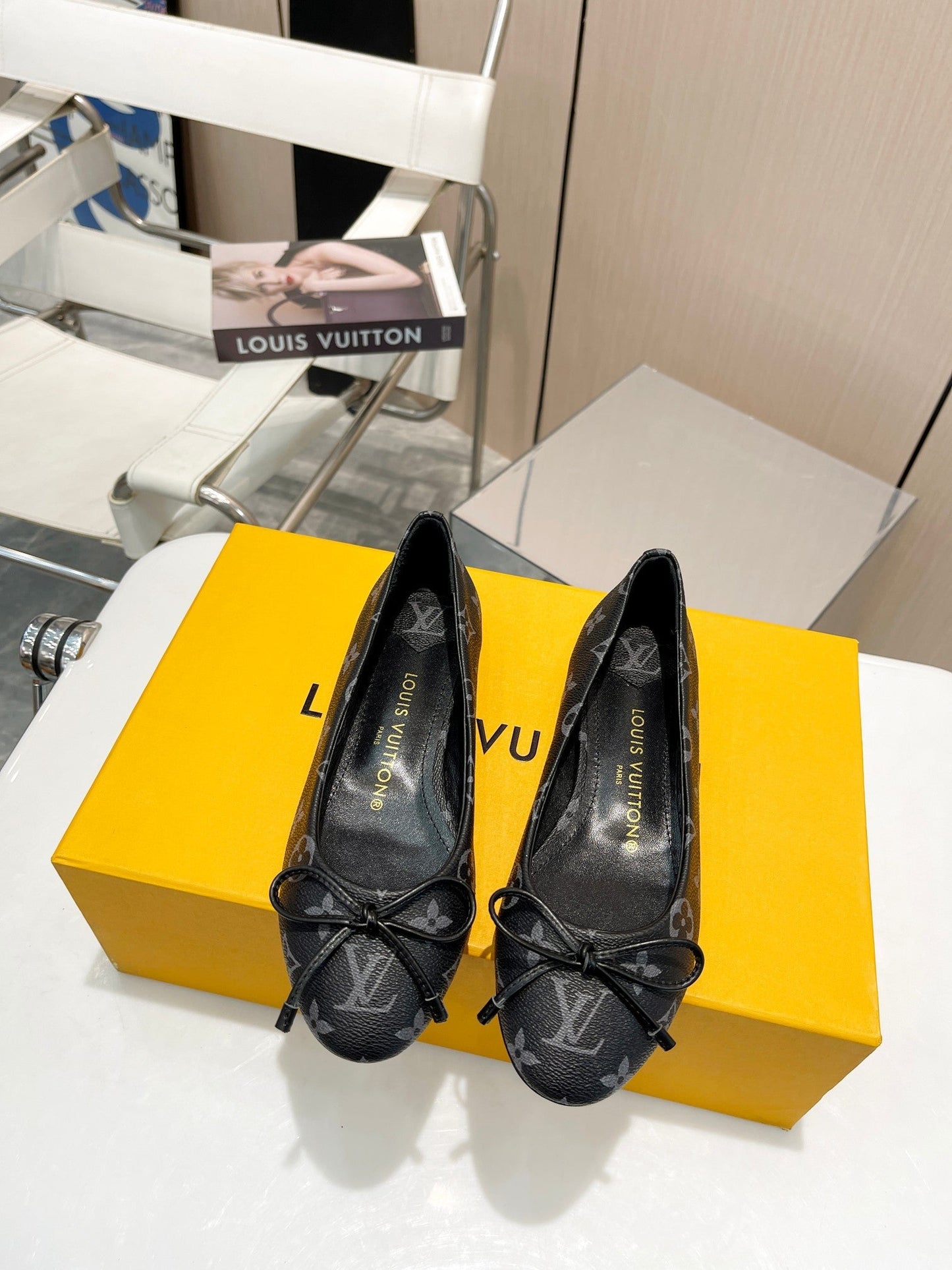 Classic logo bow embossed shallow flat shoes XC0424052815