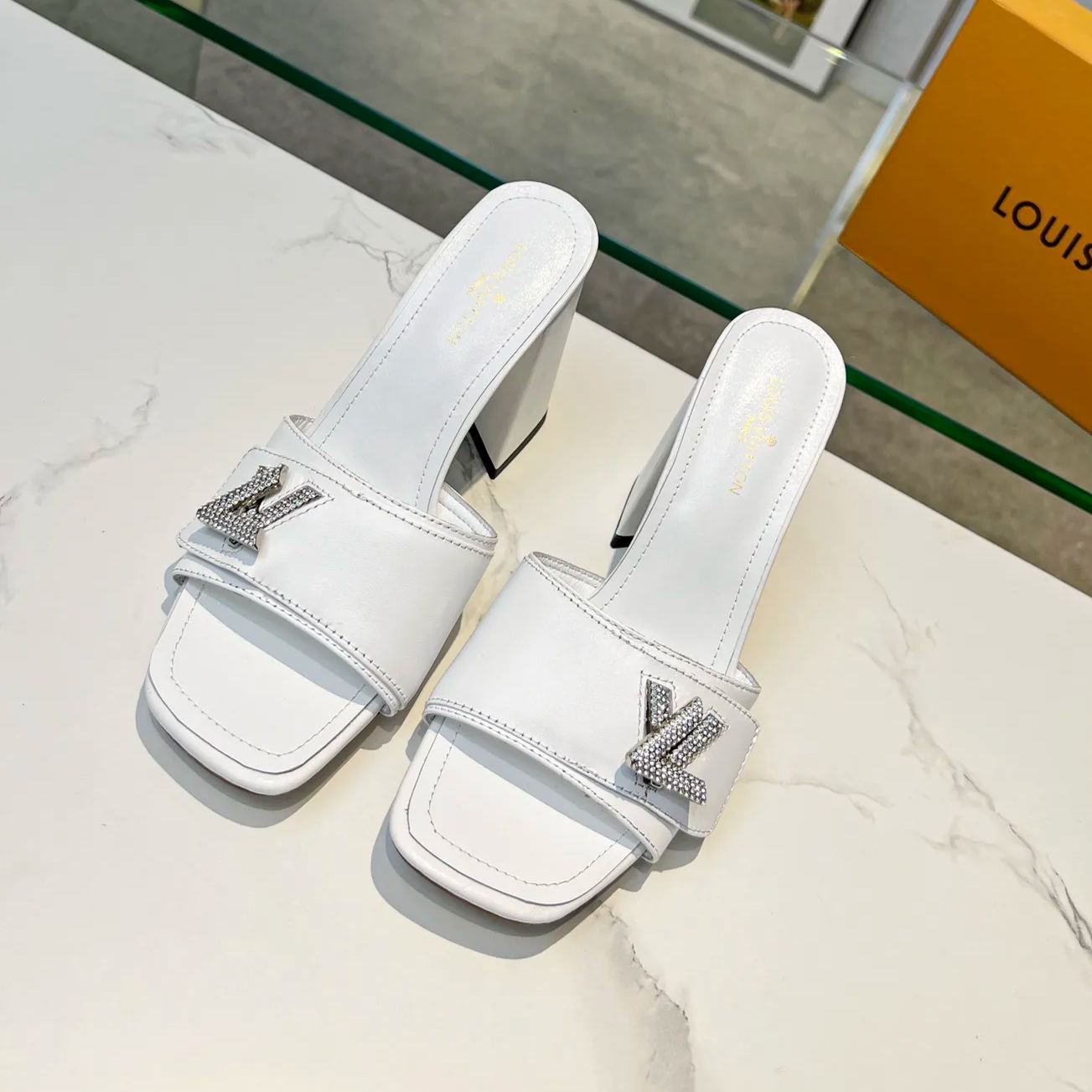 2023 spring and summer new heavy recommended all-match retro European high-heeled sandals slippers XC04062002