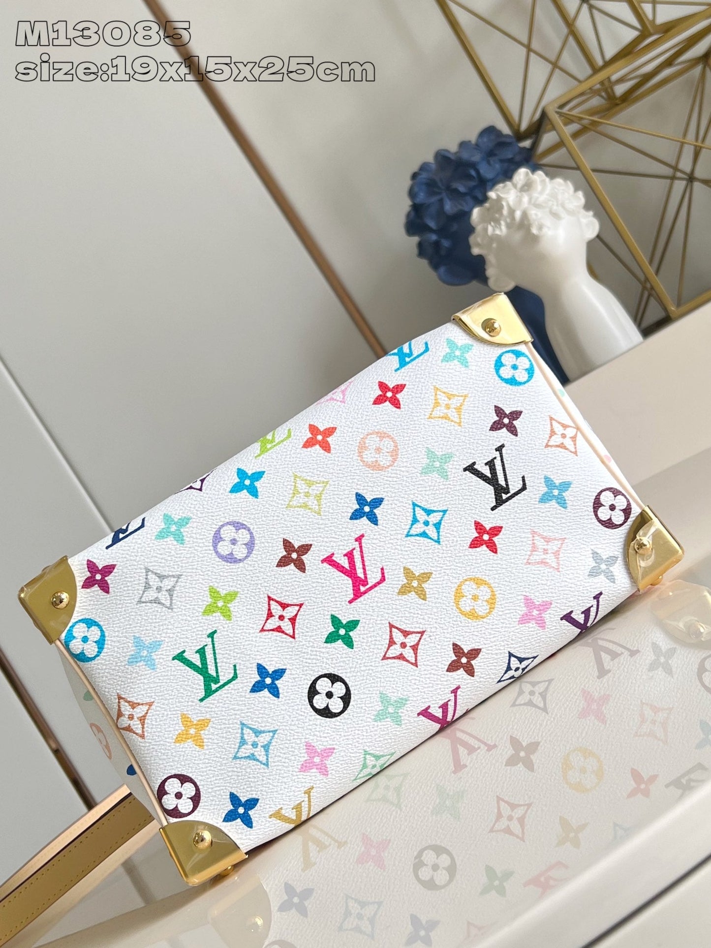 25 New White Color Classic 25 Women's Bag M13085 042504012