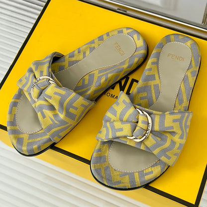 Luxurious presbyopia thick soled sandals 1024080130