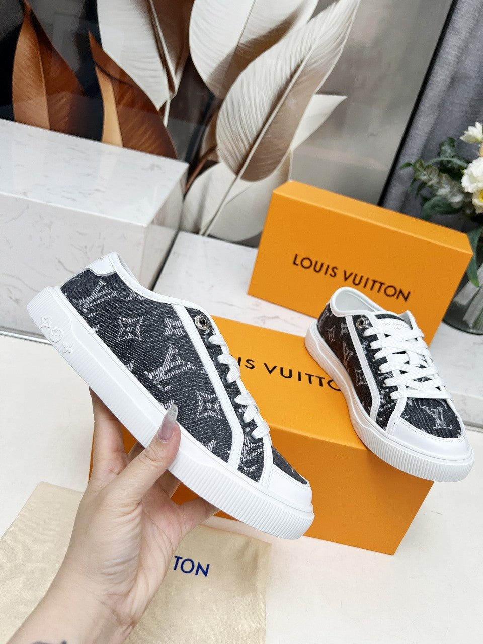 2025 Spring and Summer Multicolor V Print Ladies Casual Shoes XC042504016