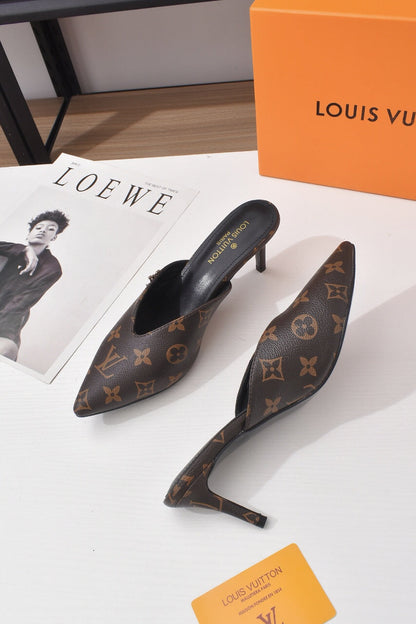 24 New Luxury L Arrow half-high heels sandals XC0424052805