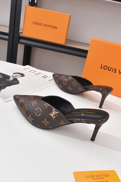 24 New Luxury L Arrow half-high heels sandals XC0424052805