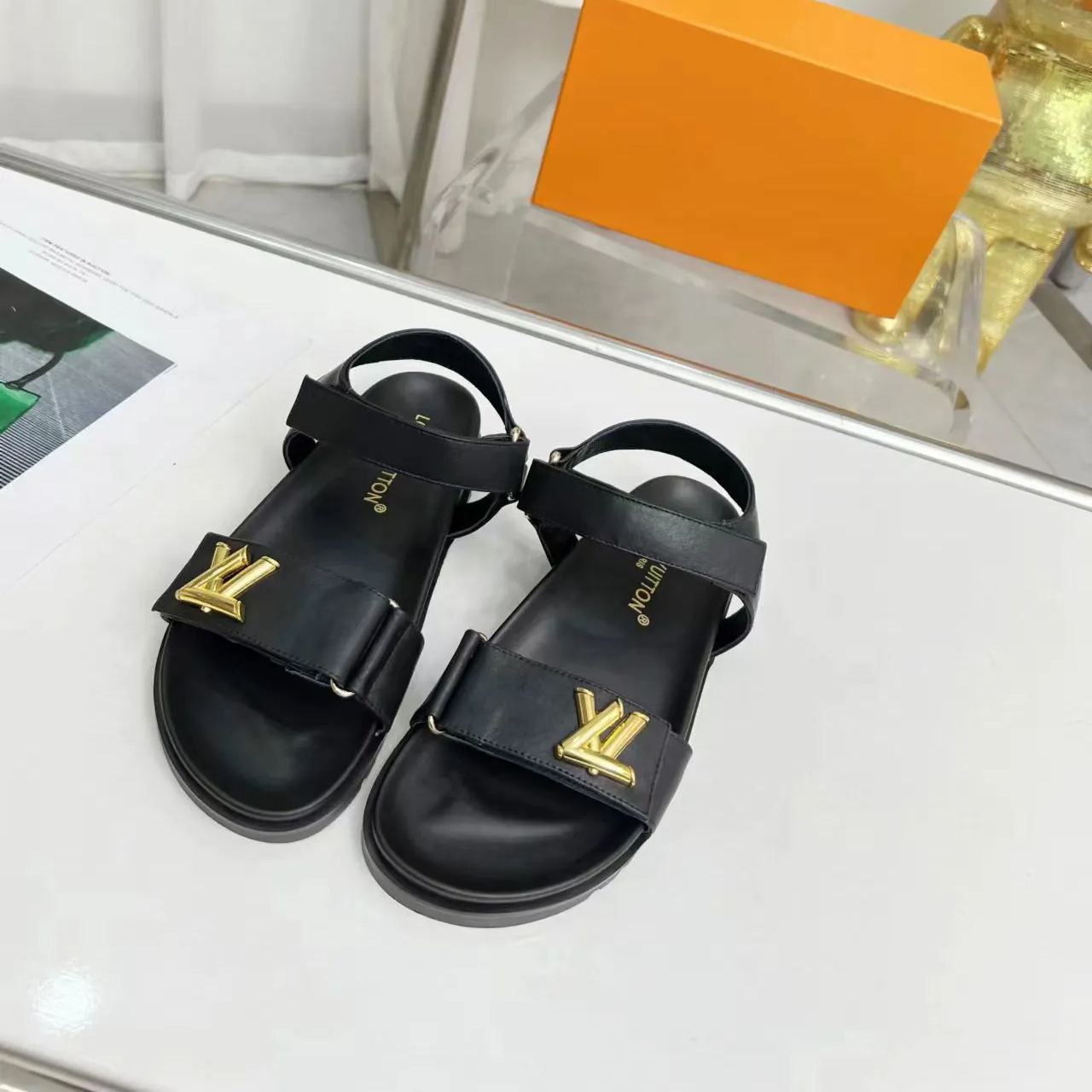 New V logo 5 colors printed sandals fashion casual beach sandals XC04051806