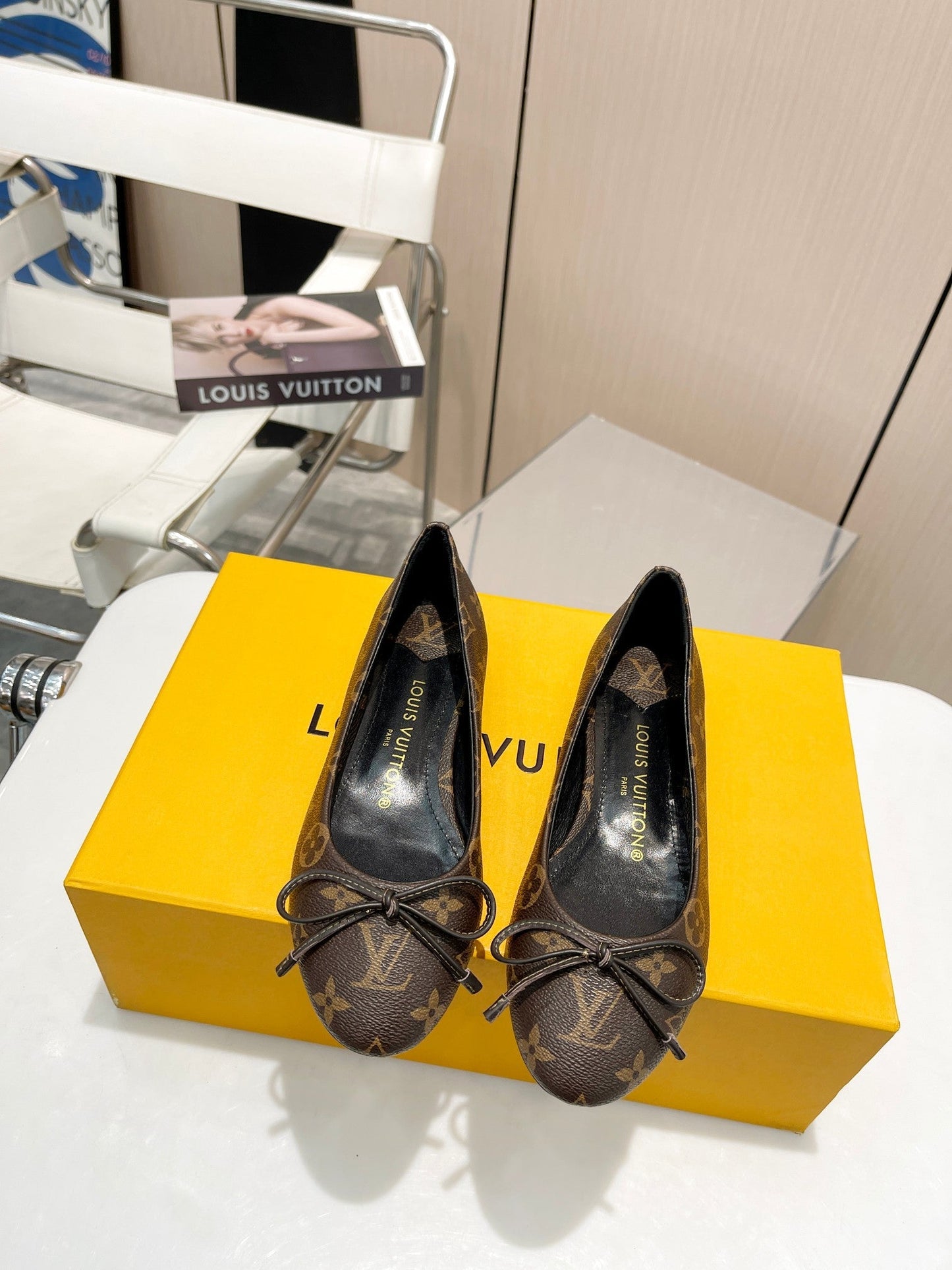 Classic logo bow embossed shallow flat shoes XC0424052815
