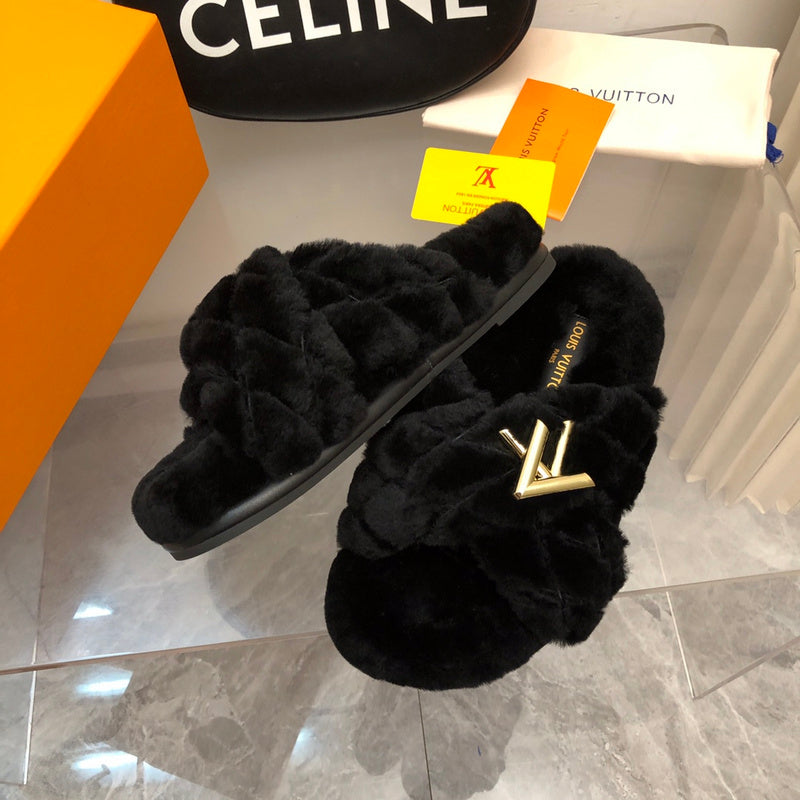 24 V Fluff Fashion Slippers 0424082807