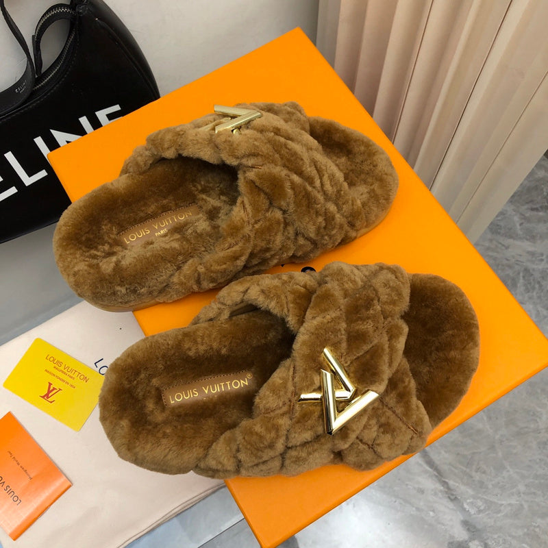 24 V Fluff Fashion Slippers 0424082807
