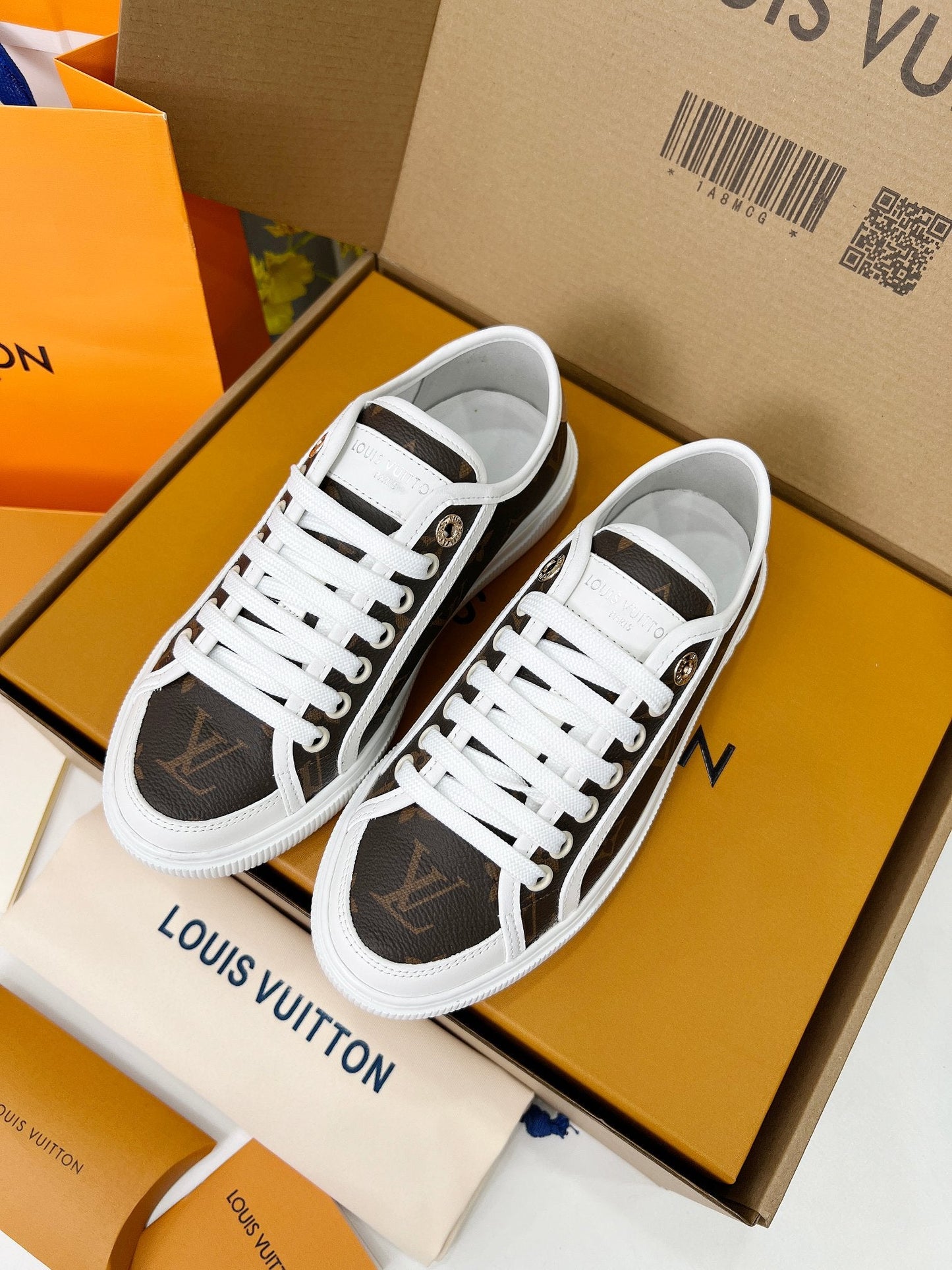 2025 Spring and Summer Multicolor V Print Ladies Casual Shoes XC042504016