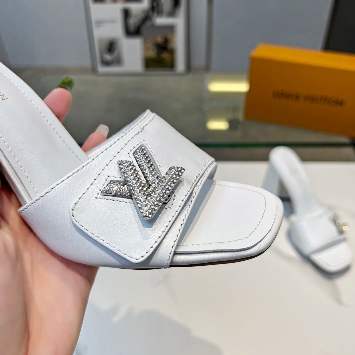 2023 spring and summer new heavy recommended all-match retro European high-heeled sandals slippers XC04062002